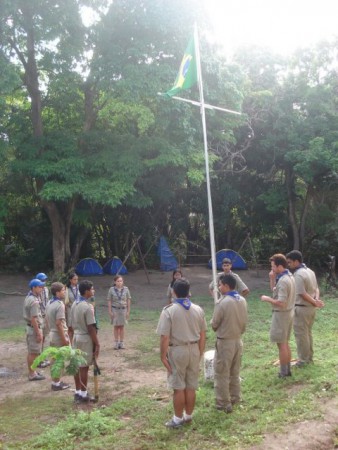 TROPA SÊNIOR ORION NO ASTIAMENTO NO CAMPO ESCOLA